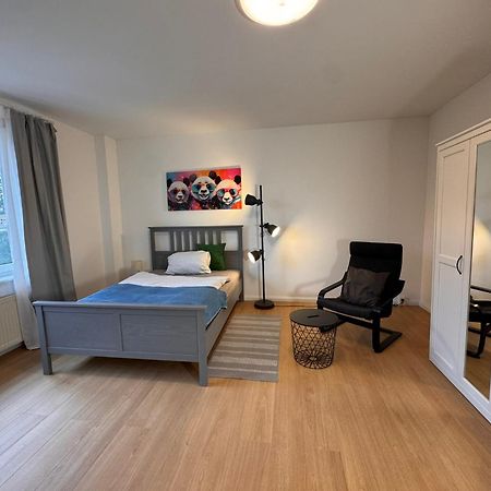 Fc-Apartmenthaus Falkensee Mit Grossem Garten Und Pkw Stellflaechen Kültér fotó
