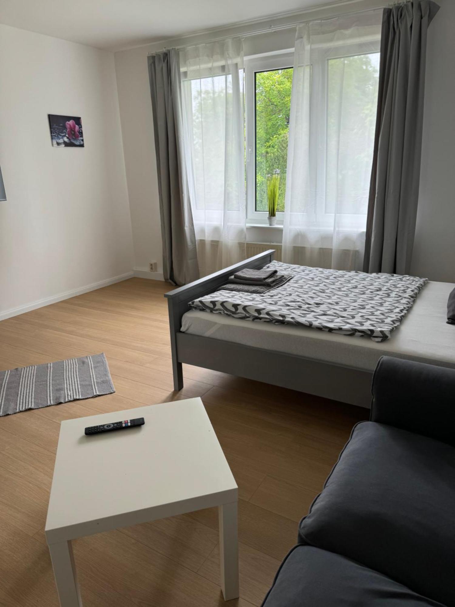 Fc-Apartmenthaus Falkensee Mit Grossem Garten Und Pkw Stellflaechen Kültér fotó