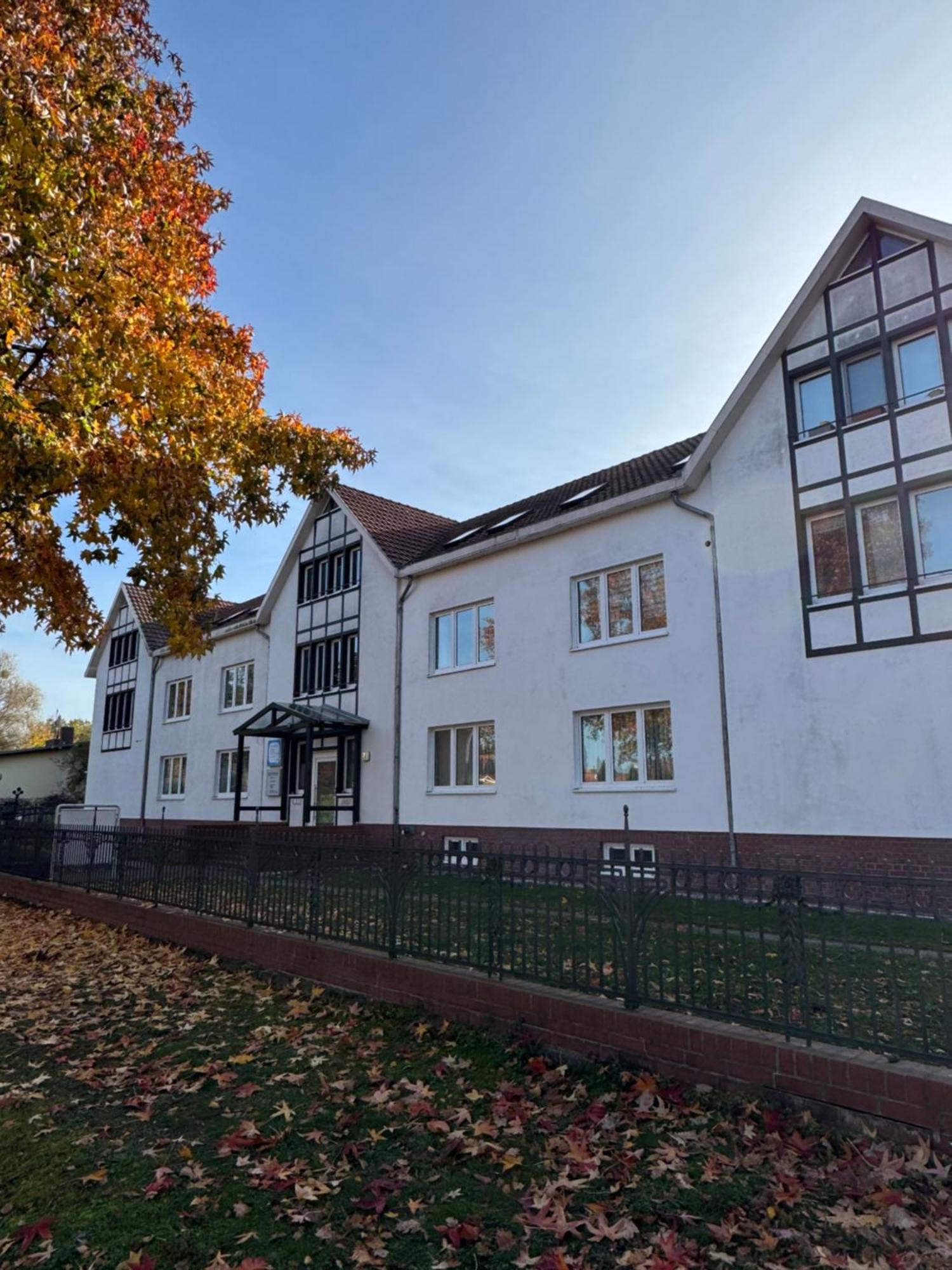 Fc-Apartmenthaus Falkensee Mit Grossem Garten Und Pkw Stellflaechen Kültér fotó